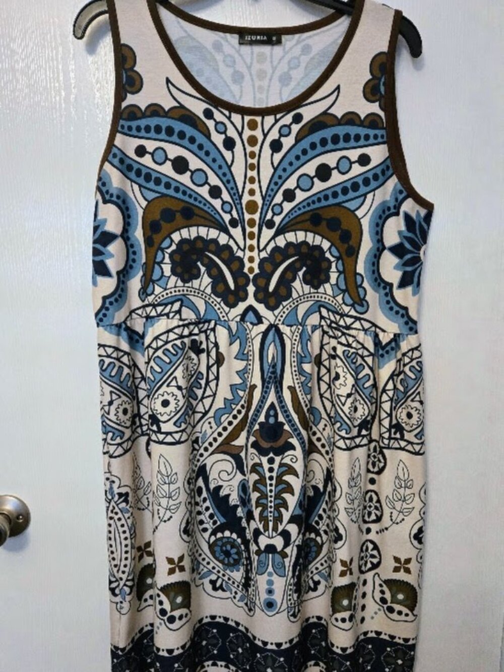 Izuria sleeveless dress with vibrant abstract print‎ Size XL